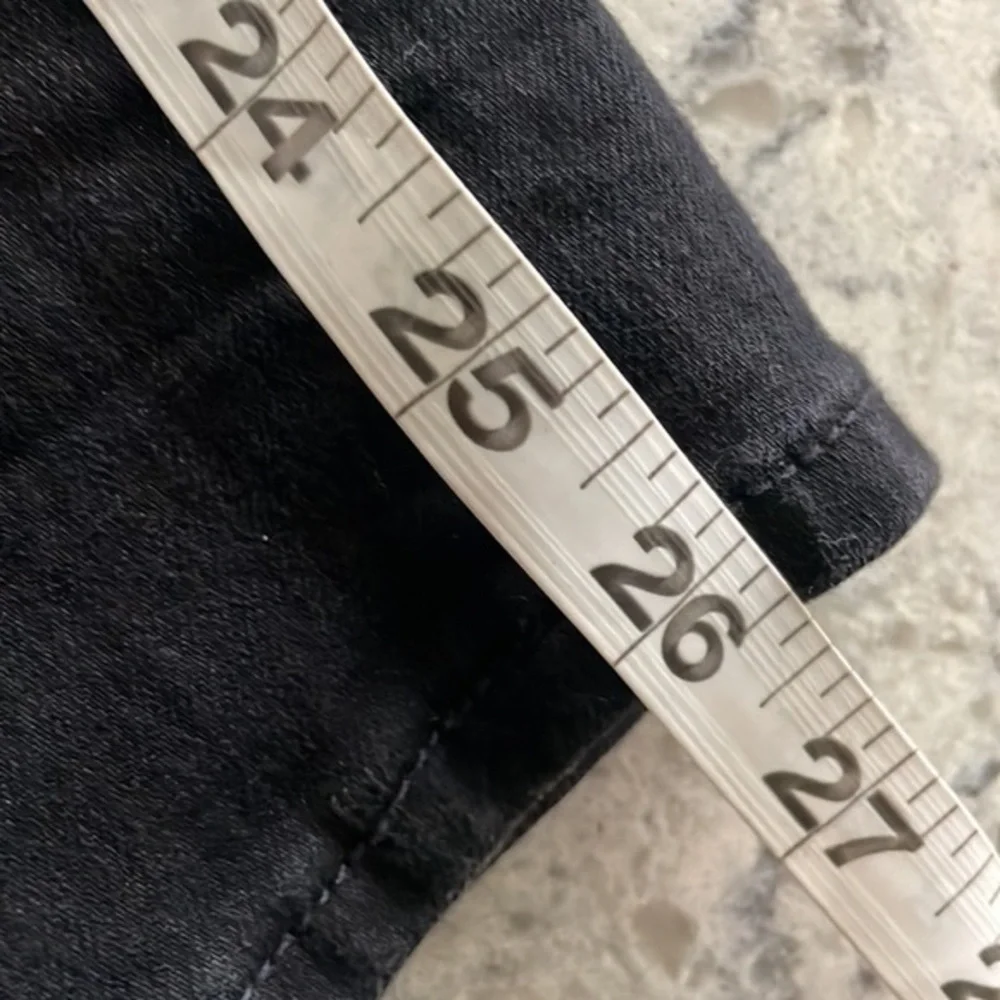 LUCKY BRAND jeans size 26/ 2 black jeans